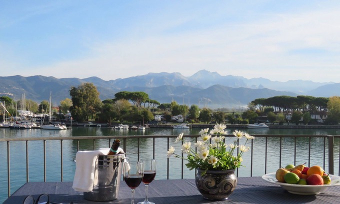 Ameglia Apartment | Blu - Apartment with berth in Bocca di Magra