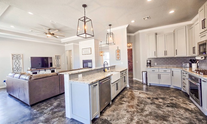 Eufaula House | Blue Bass Retreat @ Lake Eufaula