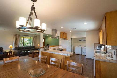 Oakhurst House | Blue Bird Ranch
