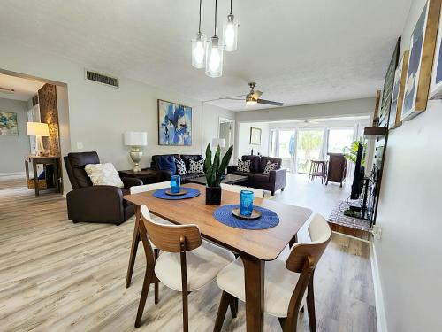 Upper Grand Lagoon House | Blue By The Bay