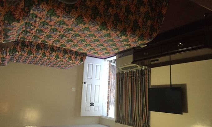 Tonawanda Hotel | Blue Falls Motel