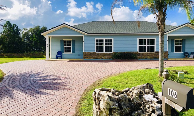 Hollister House | Blue Heron 106A Getaway 2 bedroom 1.5 bathroom