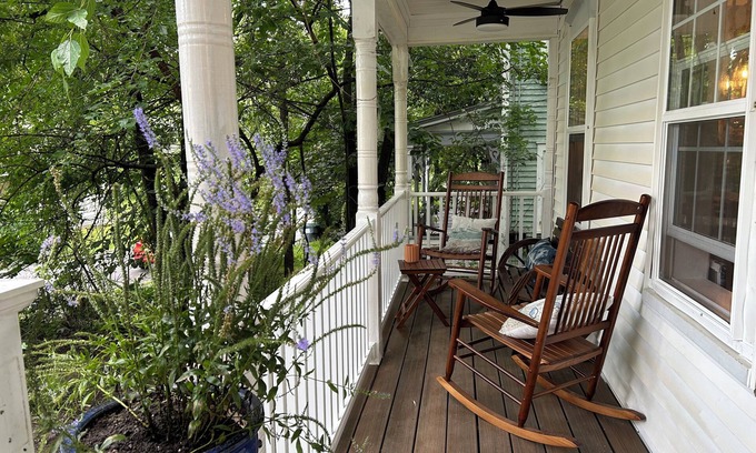 Historic Huguenot Street Apartment | Blue Horizon: New Paltz retreat in the heart of water street and downtown