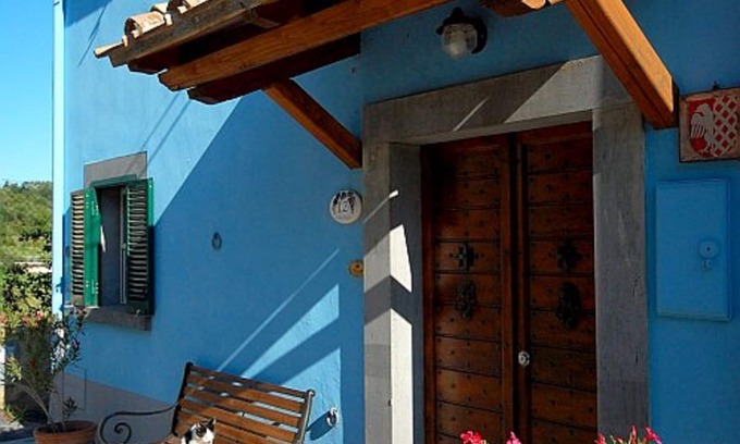 Castel Cellesi House | BLUE HOUSE -CASA BLU - near CIVITA DI BAGNOREGIO- Etruscan Italy