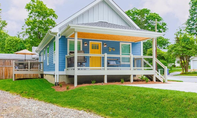 West Side Historic District House | Blue House on Blythe