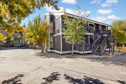 Boulder Bay Apartment | Blue Jay Getaway #2082 by Big Bear Vacations