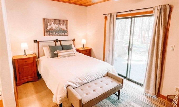 Ruidoso Cabin | Blue Jay's Nest I Cozy Getaway Cabin for Two!