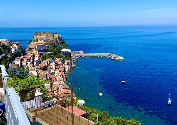 Scilla House | Blue Jolie
