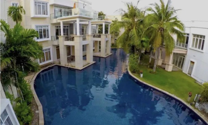 Cha-am Apartment | Blue Lagoon Cha-Am - Pool Access