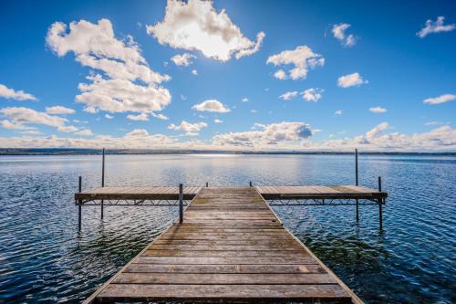 Wiarton House | Blue Moon Waterfront W Hot Tub