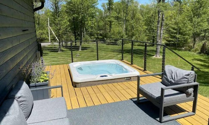 Saugerties House | Blue Mountain Cabin - Saugerties Gem with Hot Tub