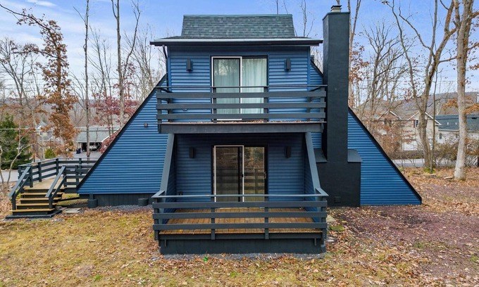 Drums House | Blue Nest By The Lake