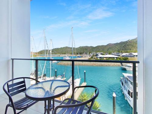 Nelly Bay Hotel | Blue on Blue Studio Room 1322