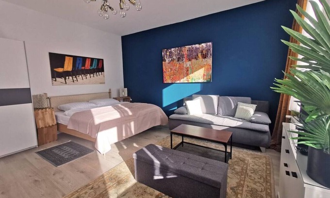 Mariahilf Apartment | Blue Palm - cozy, quiet and central with courtview