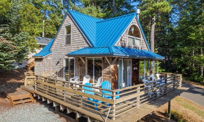 Manzanita House | Blue Pearl MCA#278-Perfect couples retreat. Dogs welcome, 4 blocks to beach