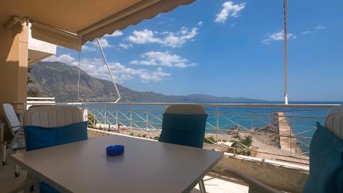 Kalamata Apartment | Blue Pier