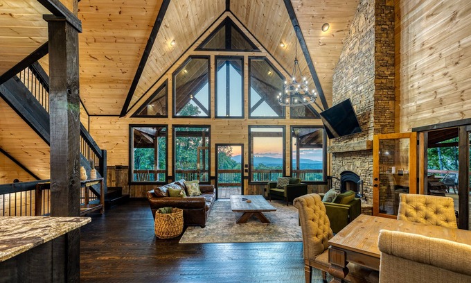 Mineral Bluff Cabin | Blue Ridge Luxury Cabin with Sunset Views