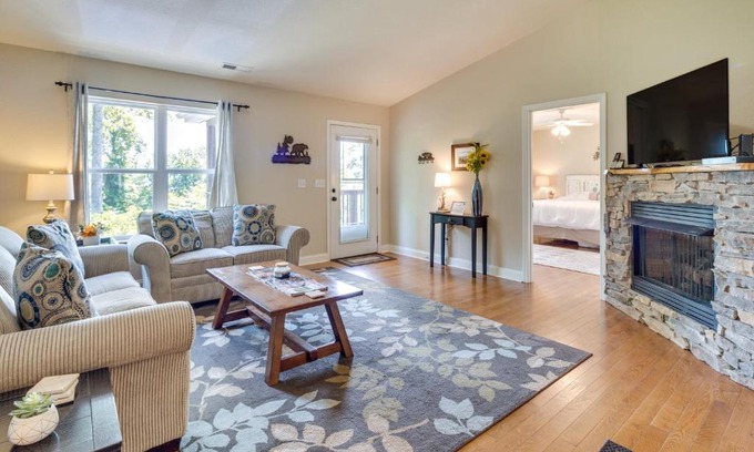 Fletcher House | Blue Ridge Mountain Home with Sunroom Pets Welcome