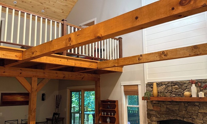 Boone House | Blue Ridge Pkway:Chef kitchen,Fenced YardPlayground,Hottub,5bdrms, 4public rooms