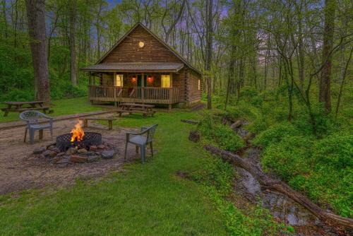 Logan House | Blue Rose Cabins - Oleander Cabin