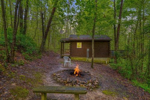 Logan House | Blue Rose Cabins - Wildwoods Cabin