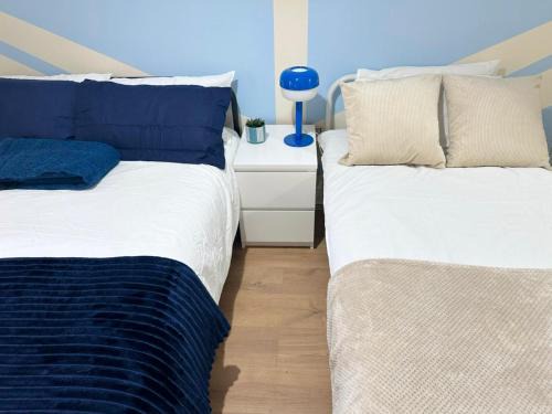Wembley Central Apartment | Blue Rose