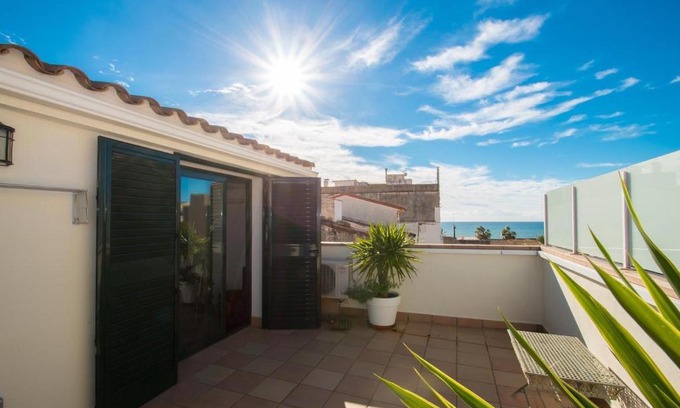 Canet de Mar Apartment | Blue sea apartment