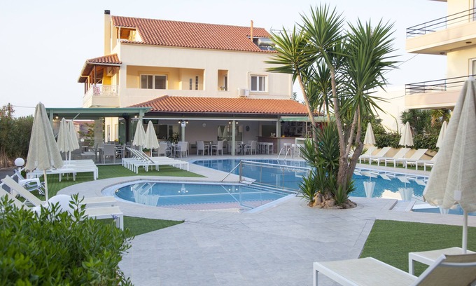 Agia Marina Hotel | Blue Sky Hotel Studio with sea view & pool