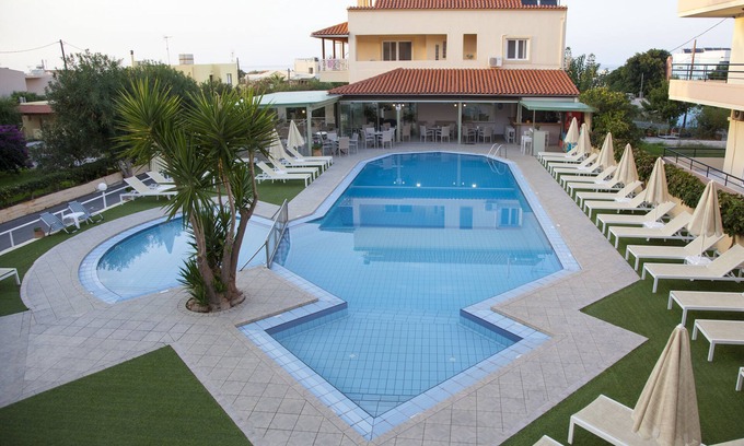 Agia Marina Hotel | Blue Sky Hotel Studio with sea view & pool