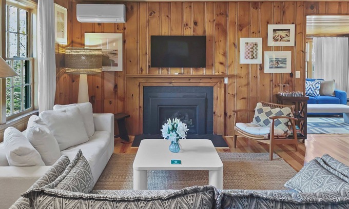 Dennis Port Cottage | Blue Sky Retreat – Cozy, Central & Walk to Beach