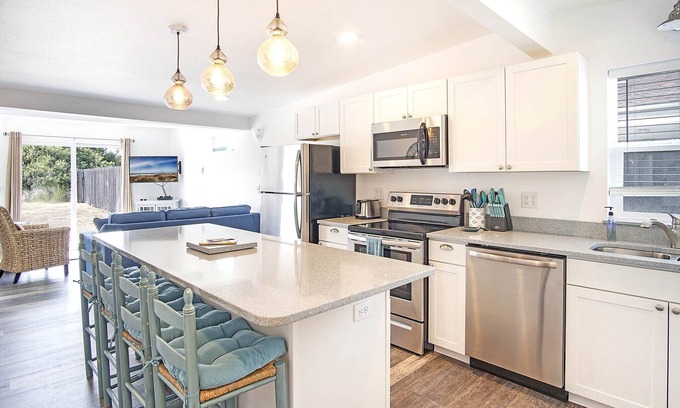 Ocean Shores Condo | Blue Skys Await Here at Pacific Surf Condos!