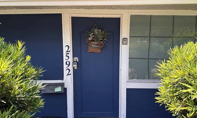 Jacksonville House | Blue Spacious Inside and Out