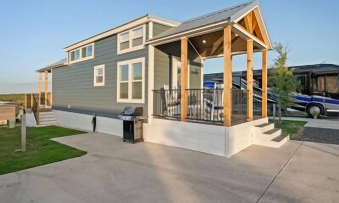 Fredericksburg Cottage | Blue Terrace - 183