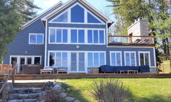 Rapid City House | BLUE TRANQUILITY (Sun to Sun rental)