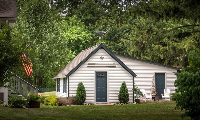 Fennville House | Blue Vieira Cottage
