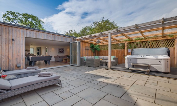 Cheltenham House | Bluebell Farm - The Cabin