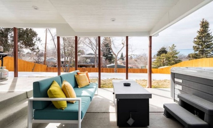 Littleton House | Blueberry 3BR2BA house with private entrance and a Hot tub