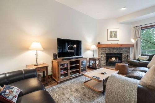 Blueberry Hill House | Blueberry Hill Estates 3180 by Outpost Whistler