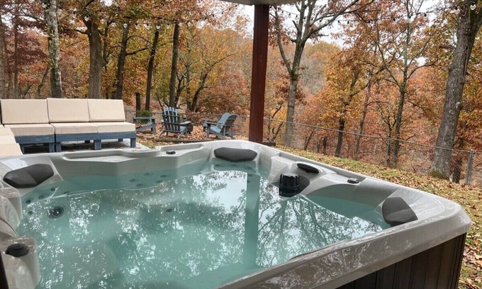 Lowell House | Blueberry Hill Lake House-Cottage at Beaver Lake