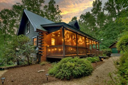 Foxfire Estates Villa | Blueberry Hill - Relax in the Hot Tub or Roast Marshmallows by the Firepit