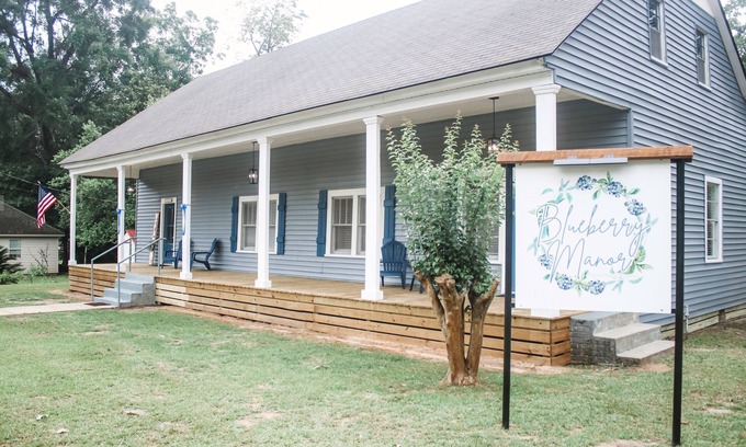 Poplarville House | Blueberry Manor Pearl Suite