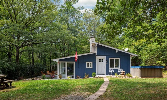 Luray House | Bluebird Cabin: A Cozy Getaway in ShenandoahWoods