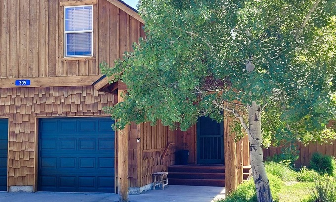 Winthrop Condo | Bluebird Condo-Dog Friendly,Walk to Ski Trail and close to downtown Winthrop!