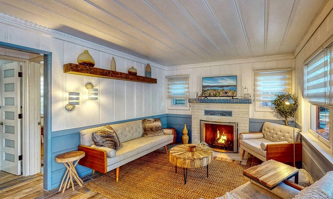 Cedar Glen Cottage | Bluebird Day Getaway!