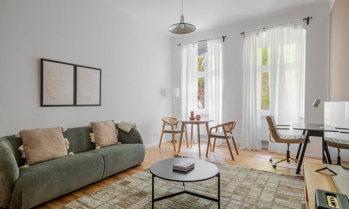 Alt-Treptow Apartment | Blueground | Alt-Treptow, view, nr Spreeufer