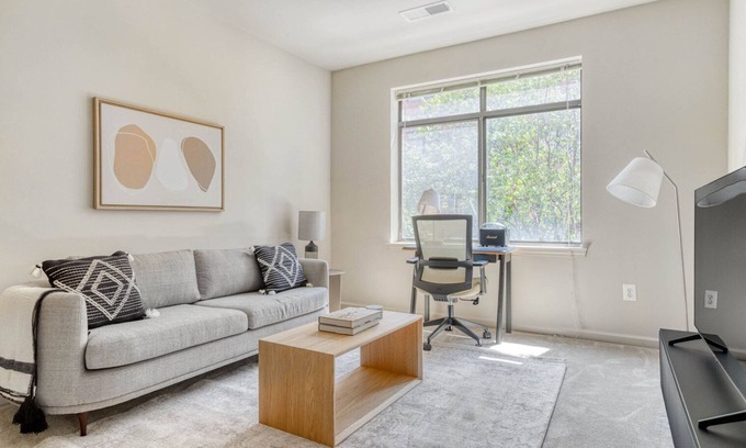 Arlington Apartment | Blueground | Crystal City, fitness center, nr Pentagon