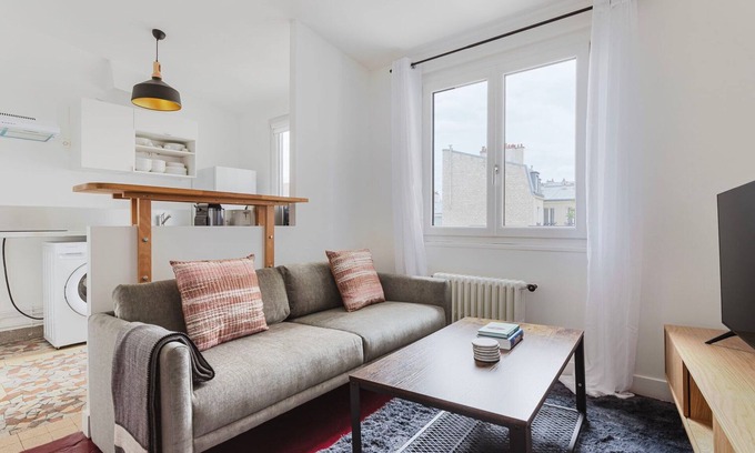 Montparnasse Apartment | Blueground | Jardin du Luxembourg, near gardens