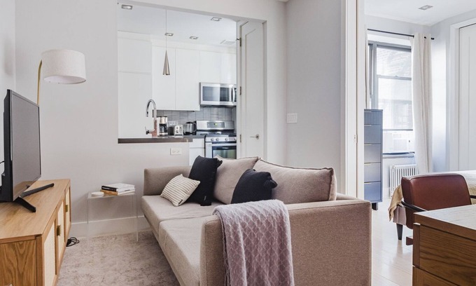East Village Apartment | Blueground | Lower East Side, AC, nr Katz's