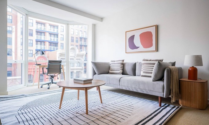 Penn Quarter Apartment | Blueground | Penn Quarter, pool & w/d, nr museums