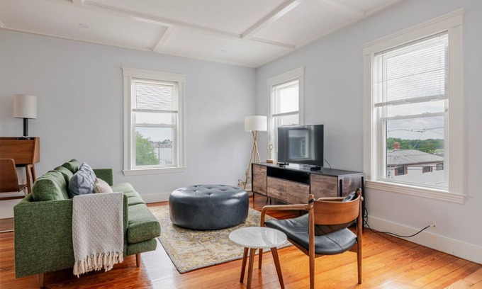 Revere Apartment | Blueground | Revere, washer, nr Revere Beach